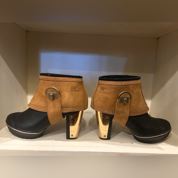 Sorel Medina Black and Brown Heeled Booties - Picture 4 of 5